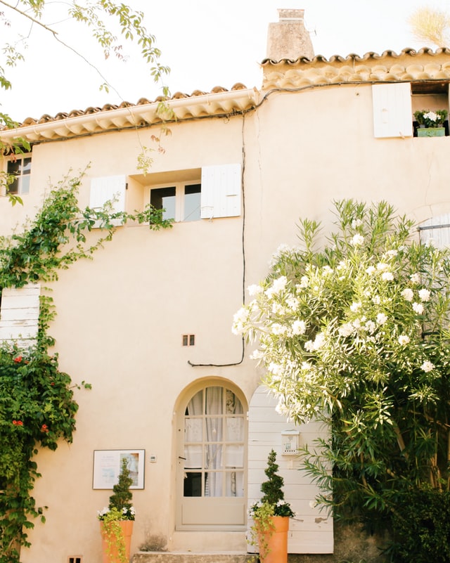 beige stucco from ZD Stucco Repair example 5