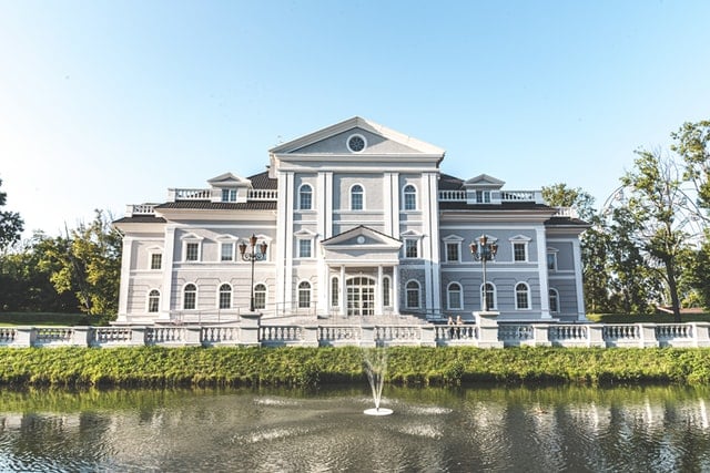 image of house with modern stucco example 5
