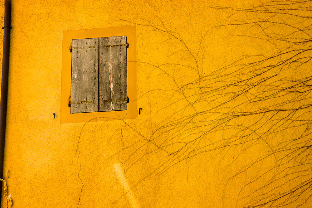 15 Ideas for Yellow Stucco Houses and Buildings 13 Yellow Stucco House example 11
