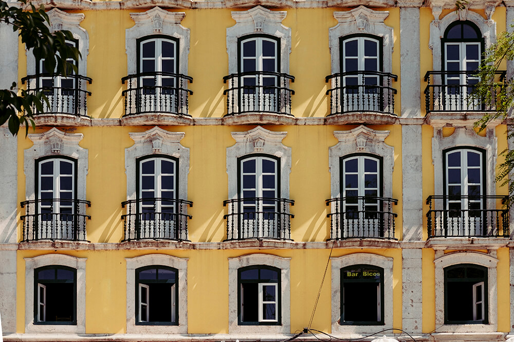 15 Ideas for Yellow Stucco Houses and Buildings 4 Yellow Stucco House example 2